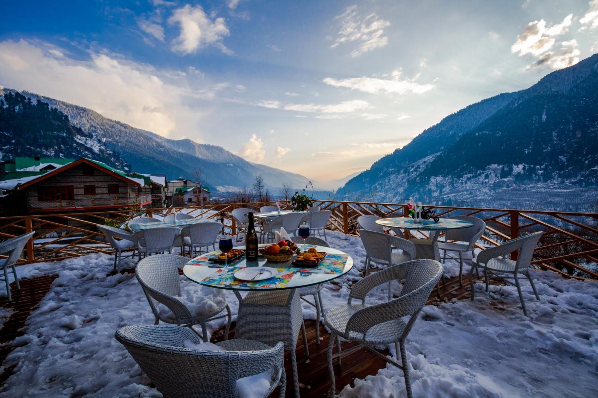 Snow Flakes Resort And Spa Centrally Heated Luxury Resort Manali  Exterior photo
